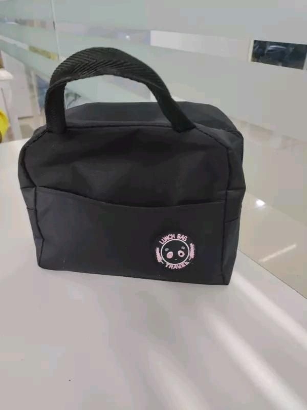 Insulated Portable Lunch Bag – Lightweight, Leakproof & Reusable | Keeps Food Hot & Cold