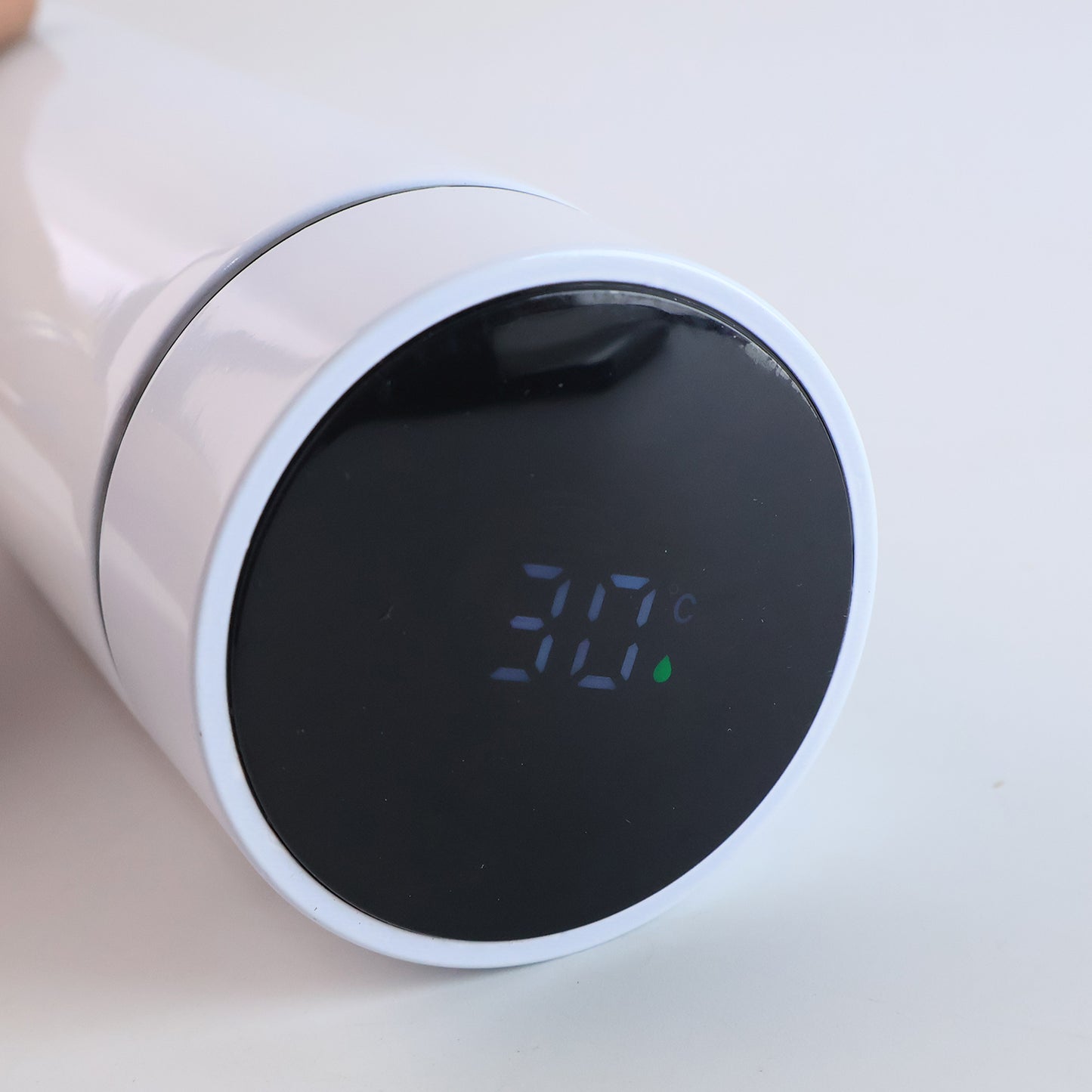 White Smart Vacuum Insulated Water Bottle – 500ML with LED Temperature Display
