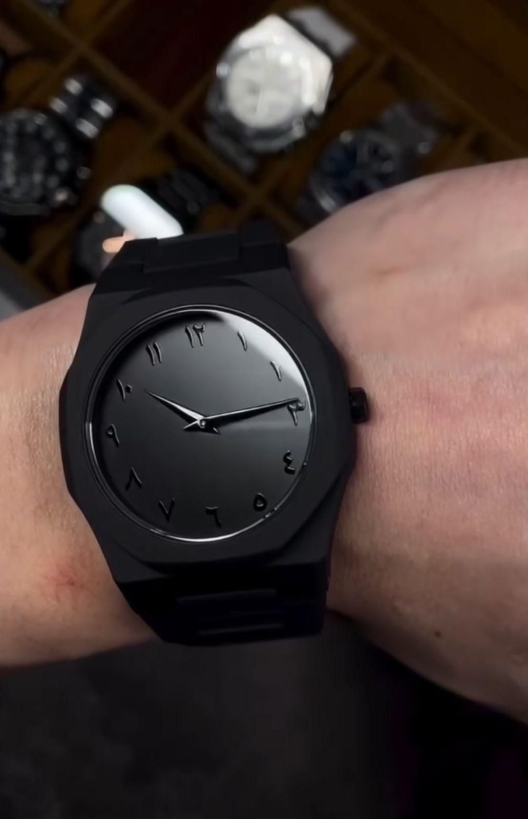 Arabic Dial Polycarbonate Analog Watch – Black