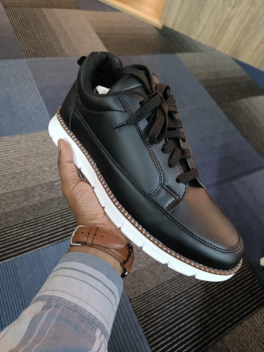 Men’s Stylish Black Casual Sneakers