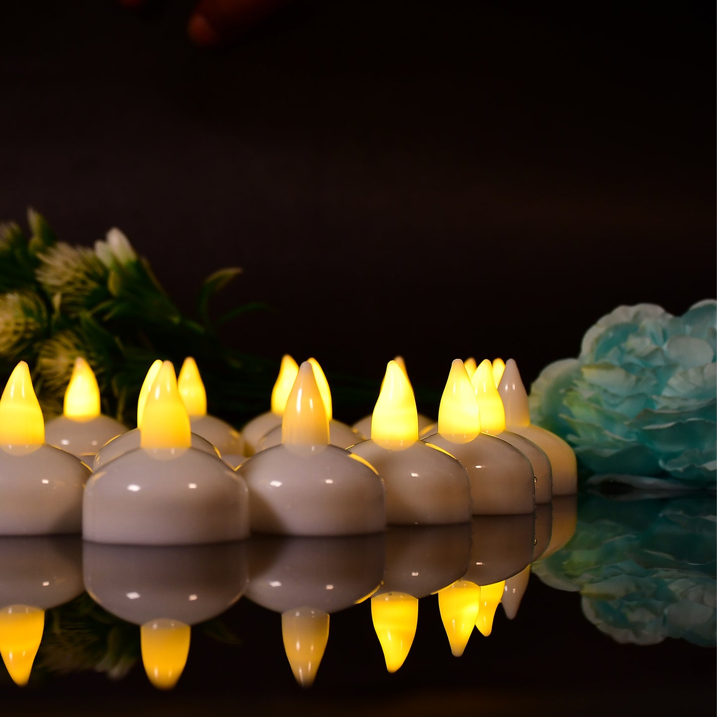 Set of 8 Flameless Floating Tealight Candles with Box – Battery Operated